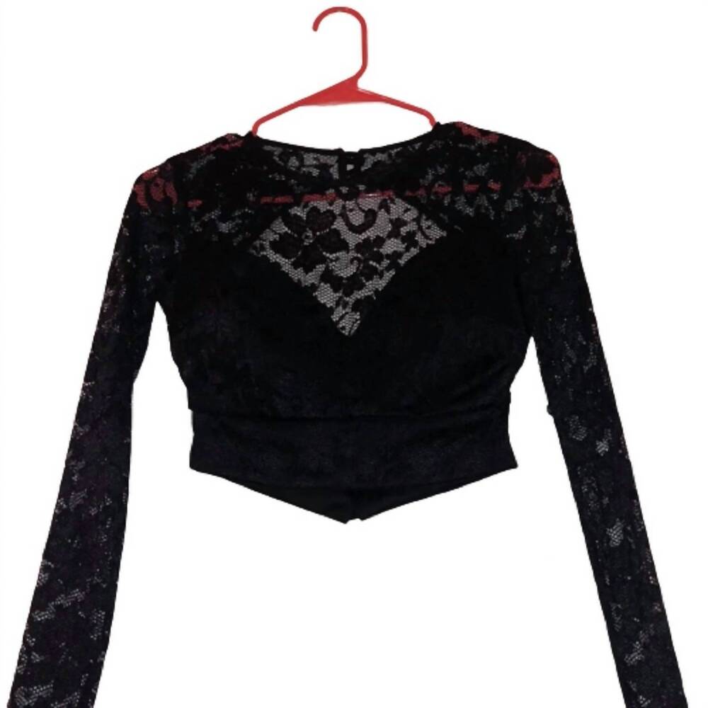 NEW B. DARLIN women's long sleeve cropped top in black